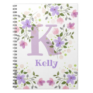 Erstinitiale plus Name Kelly mit Blumen Notizblock