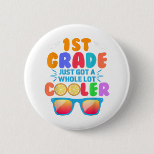 Erstklassiges Outfit zurück in die Schule für 1 Gr Button