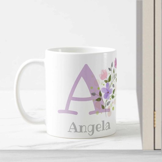 Erstmaliges Plus Name Angela mit Blume Kaffeetasse