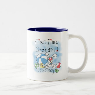 Erstmals Oma von Boy Tshirts und Geschenken Zweifarbige Tasse