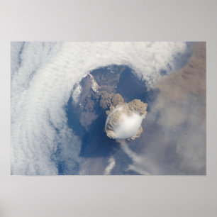 Eruption von Sarychev Vulkan 2 Poster