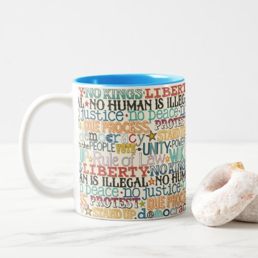 erwache steh auf typografie zweifarbige tasse (Mit Donut)