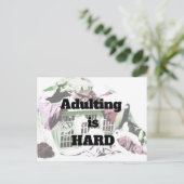 Erwachsene haben eine HARD mit einer Postkarte für (Stehend Vorderseite)