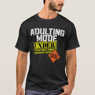 Erwachsene Modus im Bau ein sonniges Erwachsener T-Shirt