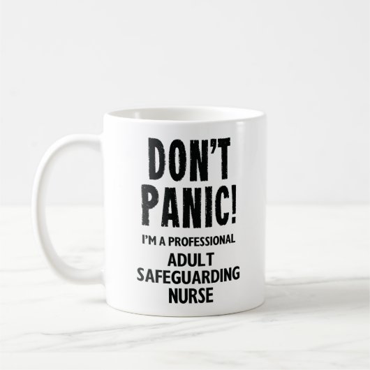 Erwachsene schützen Krankenschwester Kaffeetasse (Links)