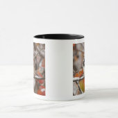 Erwachsenenkichade mit schwarzer Kappe im Schnee Tasse (Zentrum)