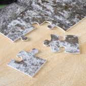 Erwachsener Capuchin-Affe-tragendes Baby auf Puzzle (Seite)