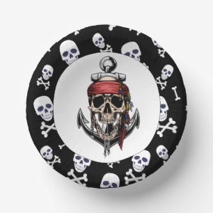 Erwachsener des Piratenthemas Pappteller