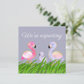 Erwartung der Lila Schwangerschaft Flamingo Ankündigung (Stehend Vorderseite)