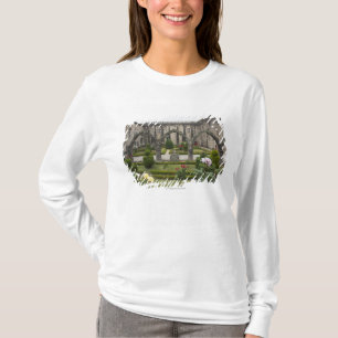 Erzbischof Palace Of Braga mit Garten T-Shirt