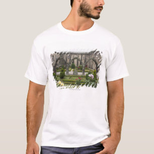 Erzbischof Palace Of Braga mit Garten T-Shirt
