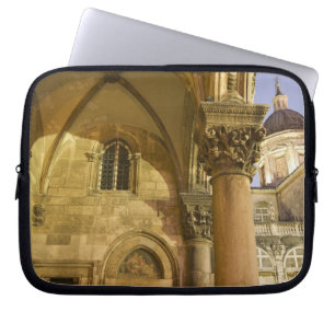 Erzbischofspalast Arkaden mit der Kathedrale von D Laptopschutzhülle