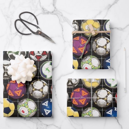 Es braucht Bälle, um Fußball zu spielen Geschenkpapier Set (Vorderseite)