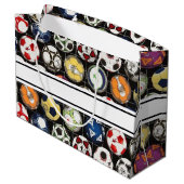 Es braucht Balls, um Fußball zu spielen Große Geschenktüte (Rückseite Schrägansicht)