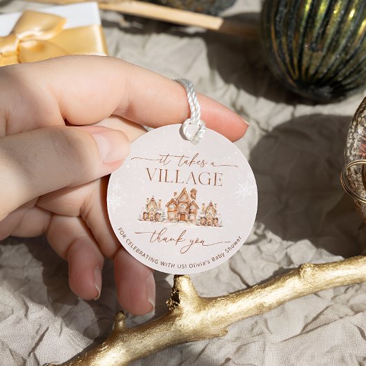 Es braucht eine Village Winter Baby Dusche Vielen  Geschenkanhänger