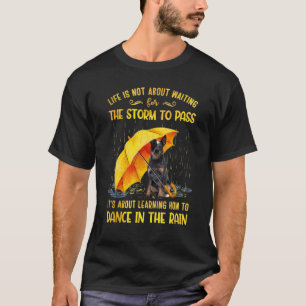 Es geht darum, wie man im Regenwald tanzt T-Shirt