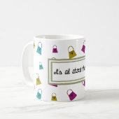 Es geht um die Tasse des Taschen-Kaffees (Vorderseite Links)