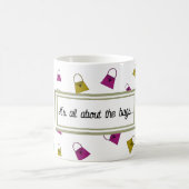 Es geht um die Tasse des Taschen-Kaffees (Mittel)