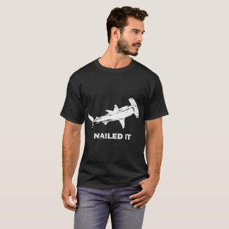 es genagelt Haifisch T-Shirt