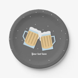 Es gibt eine Baby Brewing Beer Tasse Gray Baby Dus Pappteller