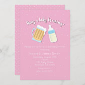 Es gibt eine Babybierbrauerei Tasse Rosa Dusche Einladung (Vorne/Hinten)
