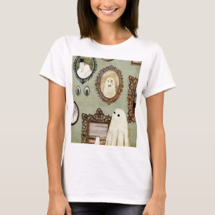 Es gibt einen Geist in der Portraitgalerie T-Shirt