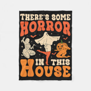 Es gibt einige Horror in diesem Haus Halloween-Gei Fleecedecke