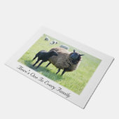 Es gibt eins in jedem Familien-schwarzen Schaf Fußmatte (Schrägansicht)