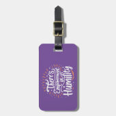 Es gibt Ermächtigung in Demut Gepäckanhänger (Vorderseite vertikal)