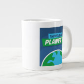 Es gibt keinen Planeten B Jumbo-Tasse (Vorderseite Rechts)