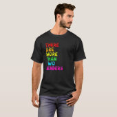 Es gibt mehr als zwei Geschlechter von LGBTQ-Regen T-Shirt (Vorne ganz)
