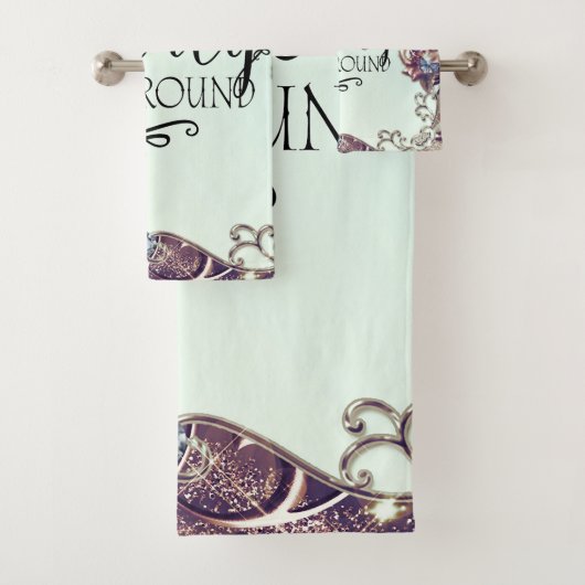 Es gibt Schönheit rund um Schmetterlinge und Rose Badhandtuch Set (Insitu)