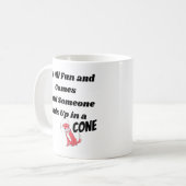 Es ist alles Spaß und Spiele bis jemand .. Kon Kaffeetasse (Vorderseite Links)