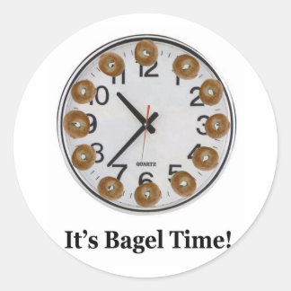 Es ist Bagel Time! Runder Aufkleber
