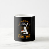 Es ist Basketballsaison Kaffeetasse (Mittel)