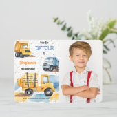 Es ist Bau Geburtstags-Foto Einladung (Stehend Vorderseite)