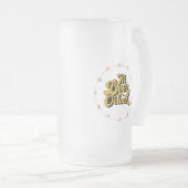 Es ist Ber O'Clock auf einem Uhrengesicht auf eine Mattglas Bierglas (VorderseiteRechts)