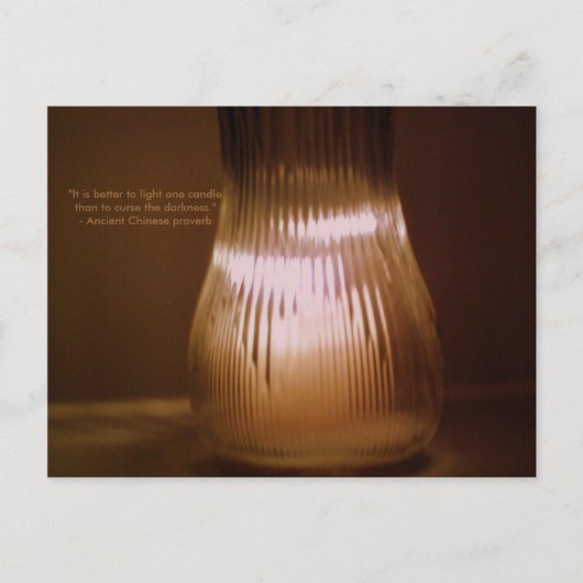 "Es ist besser, eine Kerze anzünden" Postkarte (Vorderseite)