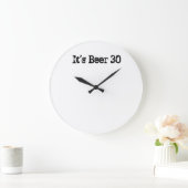 Es ist Bier 30 Große Wanduhr (Zuhause)