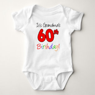 Es ist der 60. Geburtstag der Großmutter für Baby Strampler