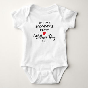 Es ist der erste Muttertag meiner Mutter Baby Strampler