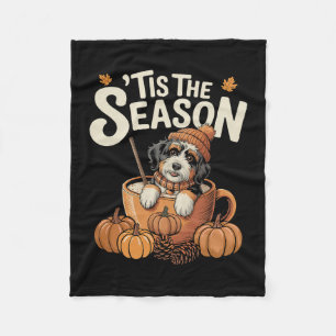 Es ist die Jahreszeit Bernedoodle Herbst Kaffee He Fleecedecke