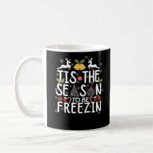 Es ist die Saison zum Erfrieren Minimalistisch Sau Kaffeetasse