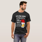 Es ist die wunderbarste Zeit für ein Bier Weihnach T-Shirt (Vorne ganz)