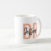 Es ist eigentlich Dr. – Lustiges Arztleben | Cute Kaffeetasse (VorderseiteRechts)