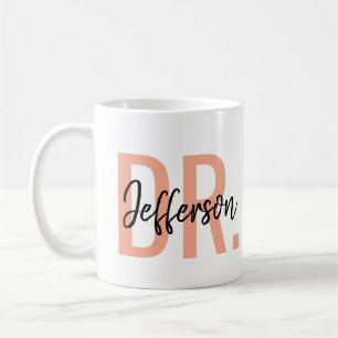 Es ist eigentlich Dr. – Lustiges Arztleben   Cute Kaffeetasse