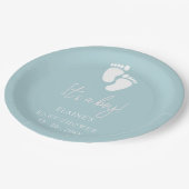 Es ist ein Baby Feet Blue Boy Baby Dusche Pappteller (Schrägansicht)