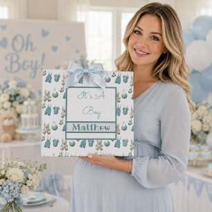 Es ist ein Baby für die junge Kleidung Geschenkpapier