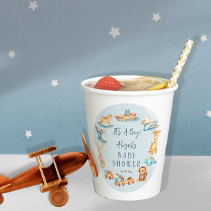 Es ist ein Boy Wooden Babydusche aus gefülltem S Pappbecher
