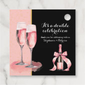 Es ist ein doppeltes Fest Rosa Champagner Geburtst Geschenkanhänger (Rückseite)